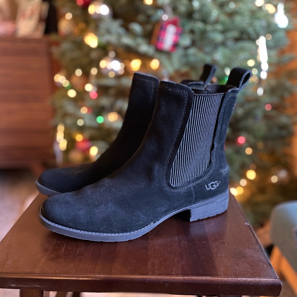 UGG Women's Hillhurst Chelsea Boot